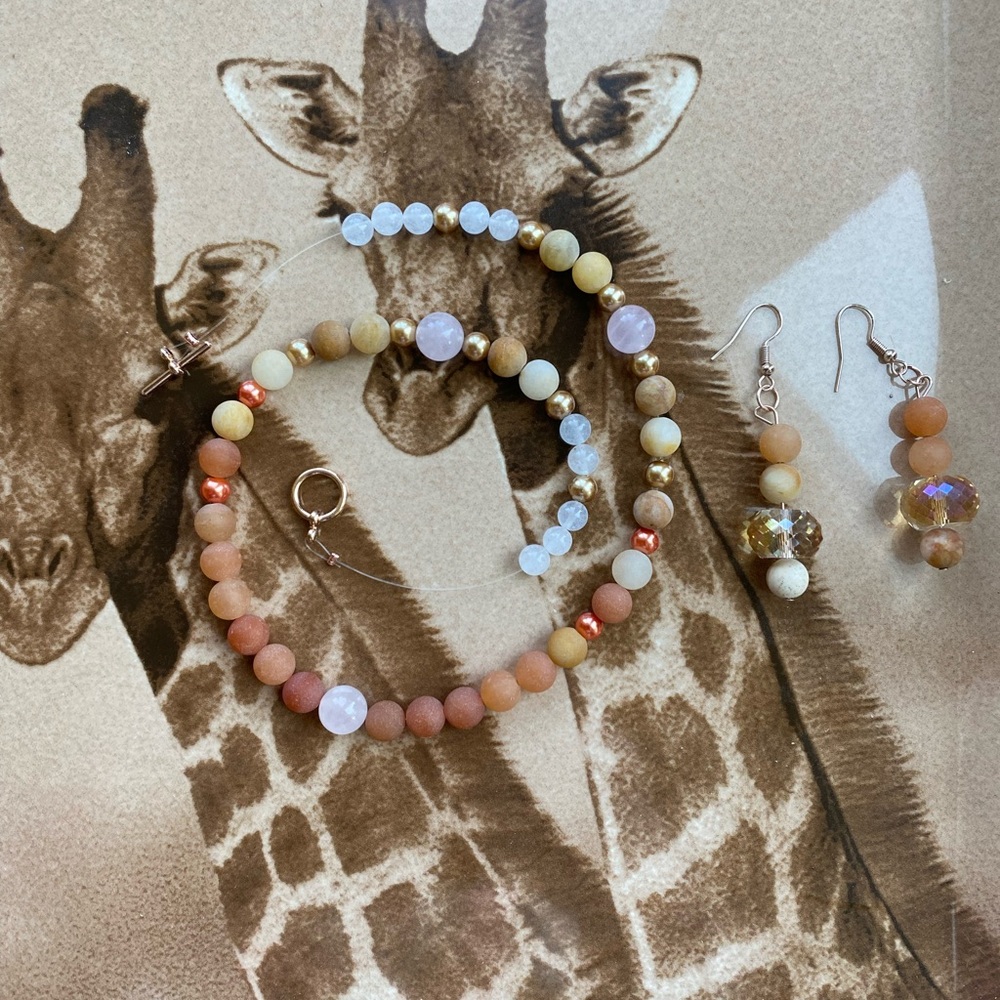 ☀️ Brand new Sun Salutation necklace and earring set.